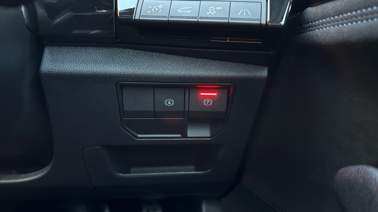 Renault Austral E-Tech FHEV Iconic Esprit Alpine 5dr Auto 4C Hybrid Estate